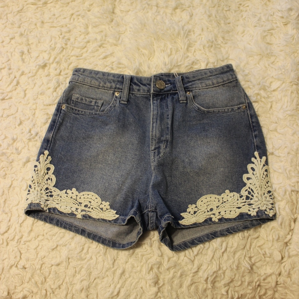 BDG High-Waisted Erin Shorts - Picture 3 of 4